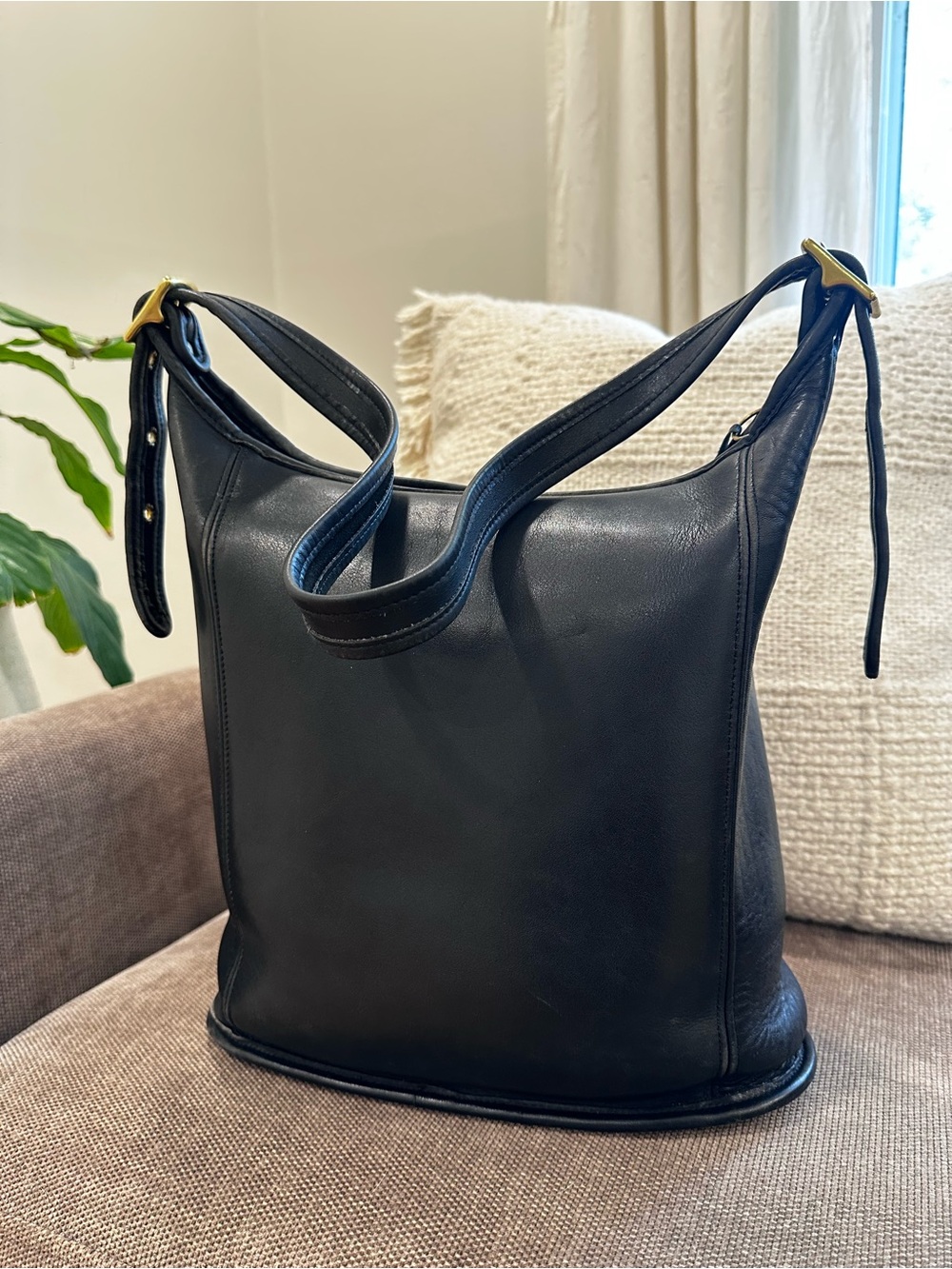 Vintage Coach Slim Duffle 9060